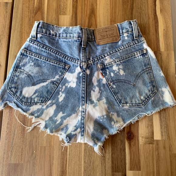 Vintage Levi’s - bleach-acid washed, distressed, high waisted denim shorts - Picture 2 of 3